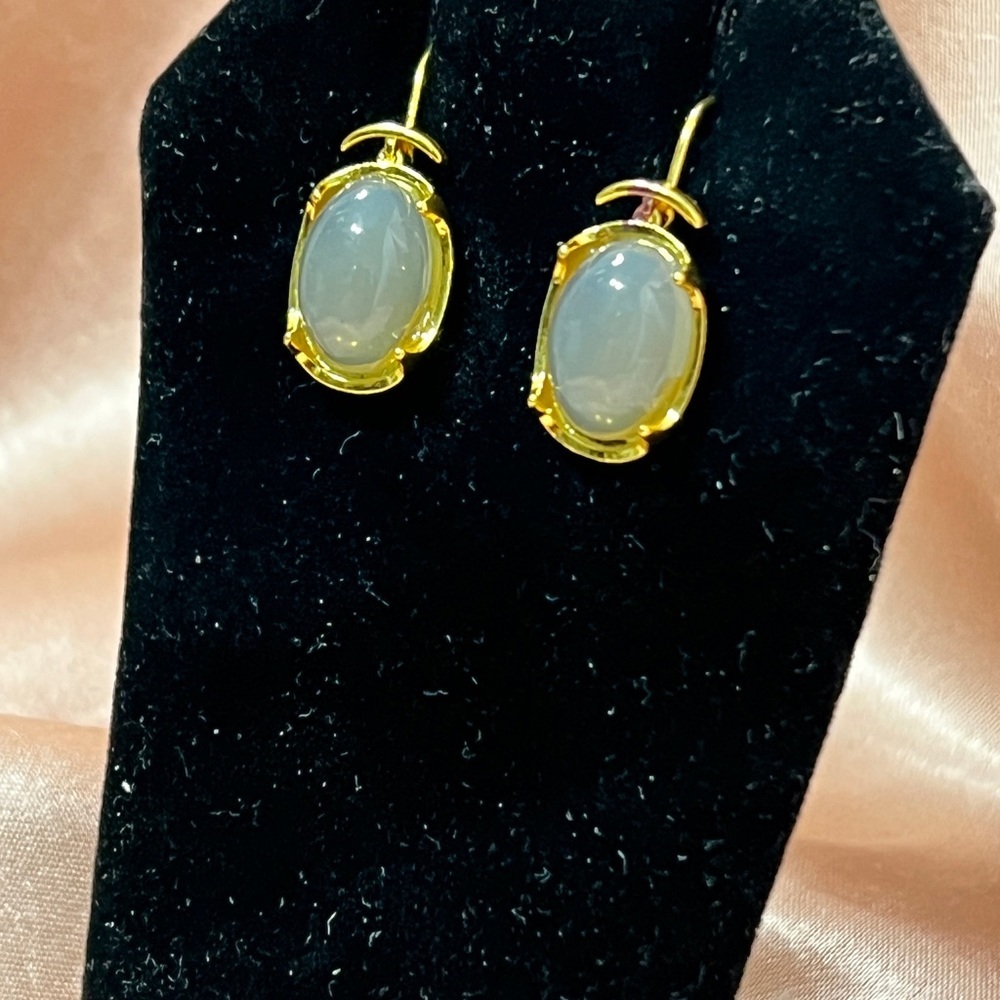Fashion Jewelry Earrings Ladys Opal Stone Cased in 18kt Gold Plating Chic.☑️